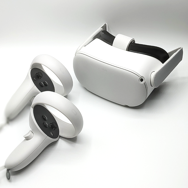 Headset und Controller der Quest 2